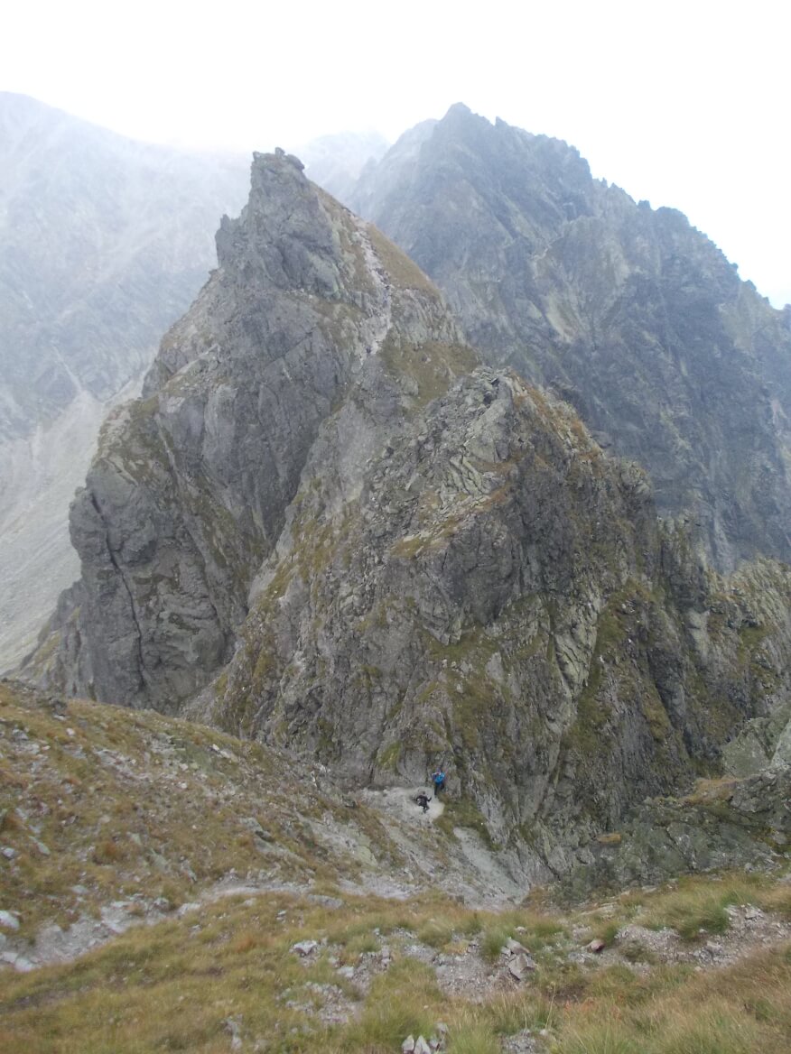Granacka Przełęcz i Orla Baszta ze zboczy Skrajnego Granatu