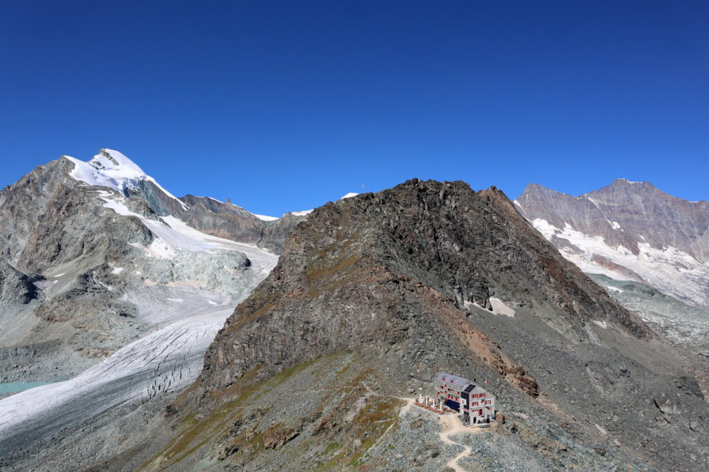 Rimpfischhorn, Allalinhorn i Britanniahütte
